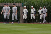 「鳥肌」トウモロコシ畑の中で行われたMLB公式戦に海外大興奮！（海外の反応）