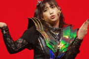 BABYMETALのバックステージ写真　“もあの笑顔がぼやけるなんて物理的に不可能だ”　【海外の反応】