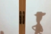 トイ・ストーリーのシャドー・ボックス（影絵箱)がメチャクチャ不思議な件！これガチで動いてるのか？　海外の反応