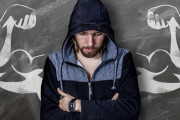 「マッチョ志向のひどい父親に育てられた男性に質問、何を女々しいと言われた？」回答いろいろ