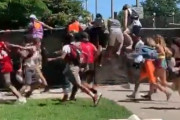 100人以上突破したのに一人だけ捕まる奴（海外の反応）