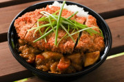 アメリカ人「日本食のキッチンカーを始めるのでメニューを紹介していく！」