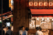 海外「日本のサラリーマンの夜の過ごし方がコレか・・・」同僚との絆を構築するのにとても楽しくて効果的な方法だね！！
