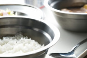 日本の学校給食はこうして作られる「日本は住むのに素晴らしい場所です」「日本で英語を教えていると、毎日このようなランチを経験することができます」海外の反応