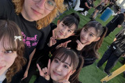 【海外】BABYMETALとQuannnicのバックステージショット