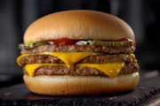 マクドナルドのCMに負けて断食をやめた女性信者、宗教心を侮辱されたとして損害賠償訴訟へｗｗｗｗｗ