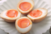 【海外の反応】「日本のラーメン卵の作り方が判明したぞ！」日本の煮卵。