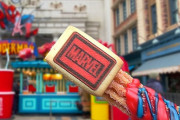 「なんでミニオンだらけなの？」USJの食べ物を紹介 海外の反応