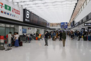 日本の空港で出迎えてくれる「おもてなし隊」に海外興味津々！（海外の反応）