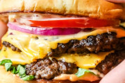 外国人「今までの人生で一番美味しかったハンバーガーを教えてくれ」