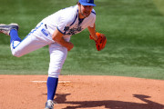 【海外の反応】バウアーが7失点で日本野球の洗礼を浴びる【MLBサイ・ヤング】