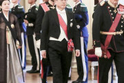 韓国人「韓国が日本の燕尾服をパクリ？」何故韓国の政治家が日本の政治家の制服である『燕尾服』を着ているのですか？　韓国の反応