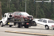 【海外】「ミネソタのレッカー車運転手がICEの逮捕後、家族のもとに放置車両を届ける」