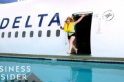 デルタ航空CA(客室乗務員)のハードな訓練 海外の反応