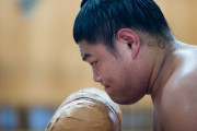 日本の力士が会食参加で休場になったことに海外びっくり仰天！(海外の反応)