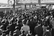 中国人「日本の70年代の通勤ラッシュが今とまったく同じだと話題に」　中国の反応