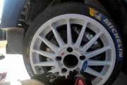 緊迫の6分間に迫る！サービスパークでのWRCメカニック視点映像