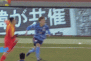 【動画あり】韓国人「中国人選手が日本人選手の頭に飛び蹴りㅋㅋㅋ」E-1サッカー選手権で、中国人選手が日本人選手にカンフーアタック！　韓国の反応