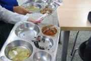韓国人「今は消えた未開な韓国の給食文化」