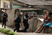 ブラジル人「お前らの国を1枚の画像で要約してみよう」