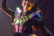 ハンブルクのBABYMETALのショーで、泣いてる女の子がセキュリティに連れ出されてた　【海外の反応】