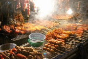 リーズナブルで味も間違いなし！焼き鳥弁当「僕の国では材料が手に入らない」「でもめっちゃ美味しそう！」海外の反応