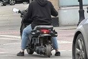 【Xの車窓から】おばさんそこ歩道ですぜ　ほか