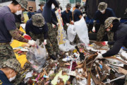韓国人「今回の水害復旧に投入された軍人たちをご覧ください」
