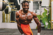 【強すぎ】生まれつき両脚のない米人男性、総合格闘技の試合で文句なしの勝利をおさめる！！