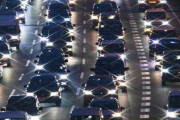 海外「年配者の事故多発を受けて、日本が2021年11月から新車の自動ブレーキを義務化」