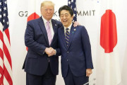 安倍首相、長文嫌いのトランプ大統領のため”写真付きのカラフルな資料”を手渡し絶賛されるｗｗｗｗｗ