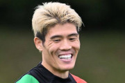 【海外の反応】復帰した冨安健洋らを見つめるアルテタの表情をご覧ください「悪党のような笑顔だ」