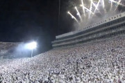アメリカのカレッジフットボールの応援が凄すぎる！（海外の反応）