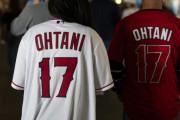 【海外の反応】大谷翔平がMLBユニフォーム売り上げランキングで初の1位に【トラウト10位】