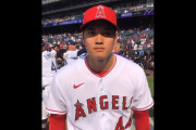 「大谷にキスされた！」打撃練習前にカメラで遊ぶ大谷がかわいすぎると話題に【海外の反応】