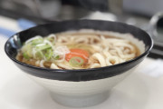 海外「”きつねそば”って日本人はキツネの肉を食べてるのか？」立ち食い蕎麦を楽しんだ外国人の投稿