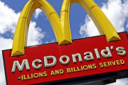 イギリスで開店のマクドナルドの待ち時間がエグいことに！ しかし交通整理を行う店員がスゲー楽しそうｗｗｗｗ