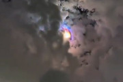 【海外】バンクーバー上空に現れた不思議な色鮮やかで光る謎の現象とは？