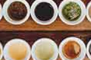 外国人「日本の飲食店でこのソースを気に入ったんだけど、名前が分からないから教えて！」