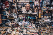 外国人「日本の秋葉原にはこんな電子部品の店があるらしいぞ」