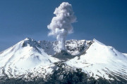 驚愕！ 雷を伴う桜島の噴火-日本の火山「地球は怒っている」「綺麗.....!」海外の反応