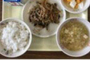 【驚愕】日本の給食に韓国人ざわつくｗｗｗ「量少なすぎ」「米率高くて草」