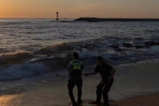 韓国人「江陵の海岸で写真撮影中の女性2名、高波にさらわれ漂流…1名心肺停止」