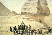 海外「エジプトまで行ってたのか…」スフィンクスの前で記念撮影する日本の侍に海外衝撃（海外反応）