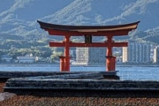 海外「ついに工事が終わったのか！また見に行かなきゃ！」宮島の大鳥居（海外の反応）