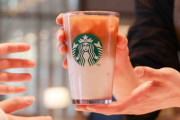 売れまくってるのに中身は酷評だらけ？日本発スタバ新商品、韓国では「ただの砂糖水」と辛口評価続出