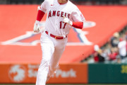 【海外の反応】「最速タイム！」大谷翔平、登板翌日は日米通算100号ホームラン！ダイヤモンドを全力疾走