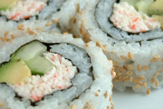 外国人、この食材を寿司に使うべきじゃないと切実に語り合う