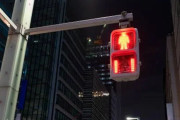 海外「なぜ日本の信号は“秒数”じゃないんだ？」外国人が疑問視した“消えるバー”、意外な利点を巡り議論【海外の反応】