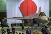韓国人「日本の戦闘機製造技術が凄過ぎた‥（ﾌﾞﾙﾌﾞﾙ」→「米国の胴体と翼を接合せずに一体化させた飛行機は日本の技術です」　韓国の反応